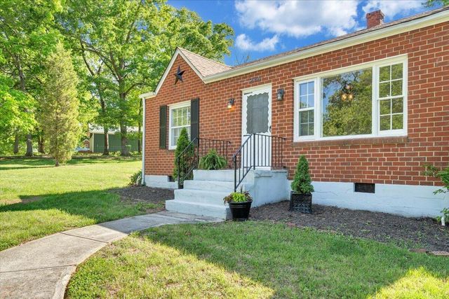 294 Webster Heights RD, Roanoke, VA 24012
