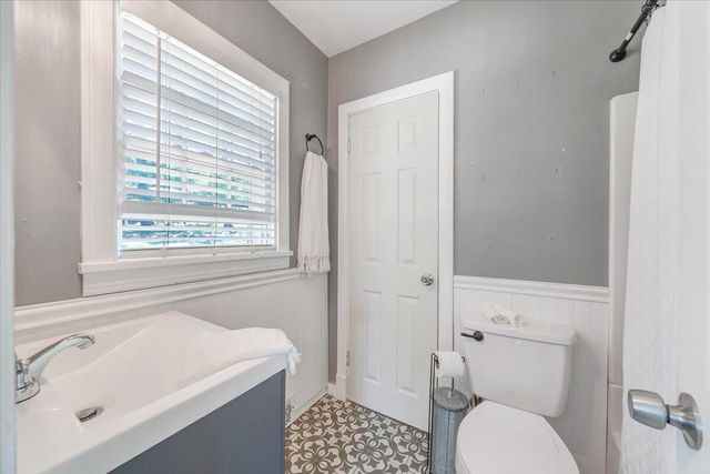 294 Webster Heights RD, Roanoke, VA 24012