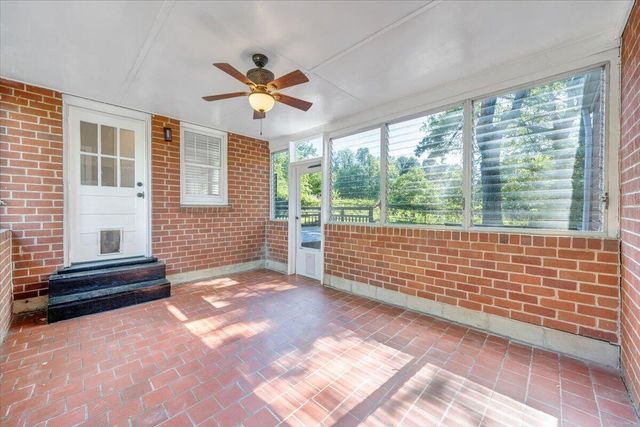 294 Webster Heights RD, Roanoke, VA 24012