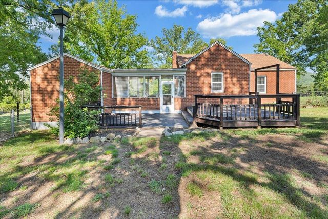 294 Webster Heights RD, Roanoke, VA 24012
