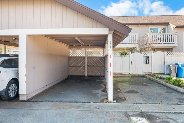 1757 Burgundy Ct, Petaluma, CA 94954