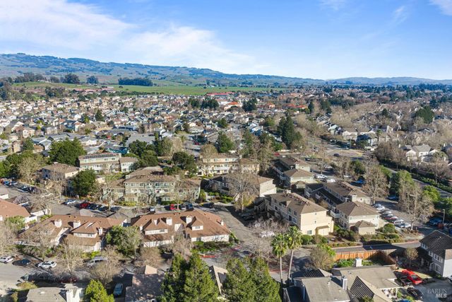 1757 Burgundy Ct, Petaluma, CA 94954