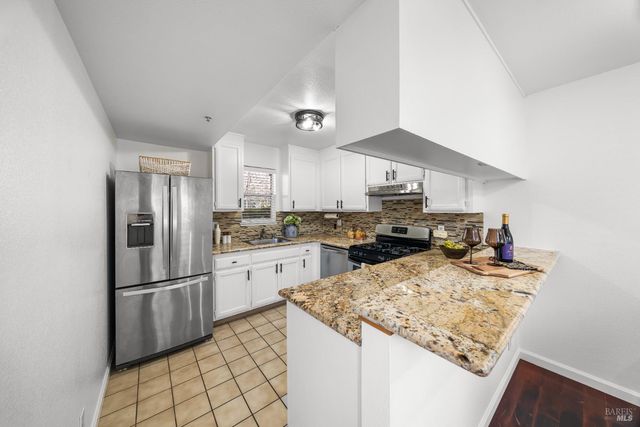 1757 Burgundy Ct, Petaluma, CA 94954