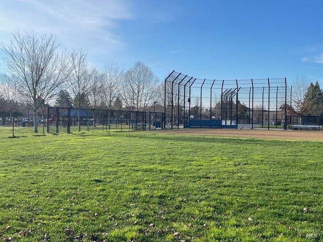 1757 Burgundy Ct, Petaluma, CA 94954