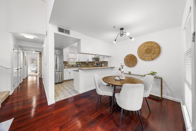 1757 Burgundy Ct, Petaluma, CA 94954