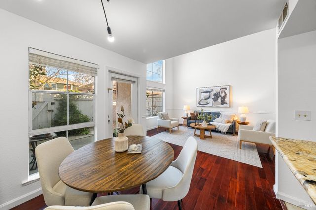 1757 Burgundy Ct, Petaluma, CA 94954