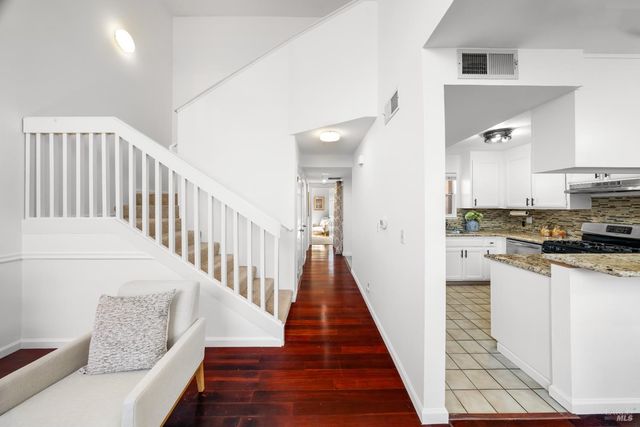 1757 Burgundy Ct, Petaluma, CA 94954