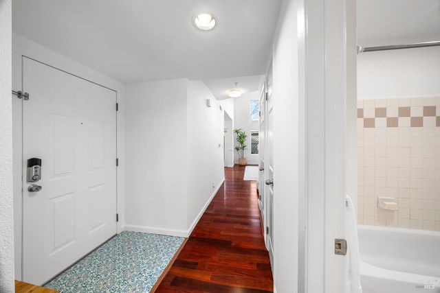 1757 Burgundy Ct, Petaluma, CA 94954