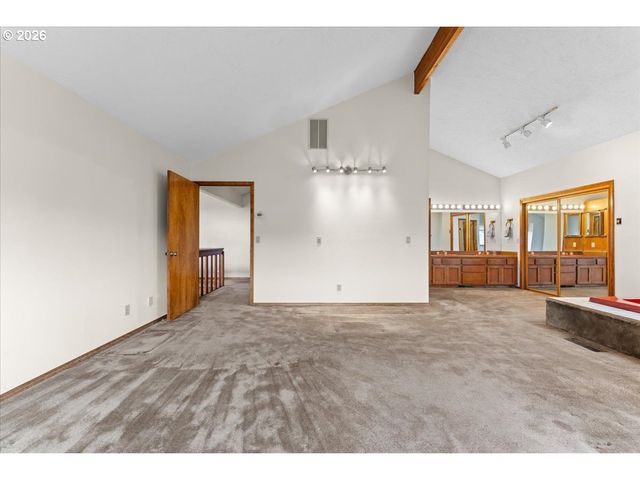 17501 Ne CLACKAMAS St, Portland, OR 97230