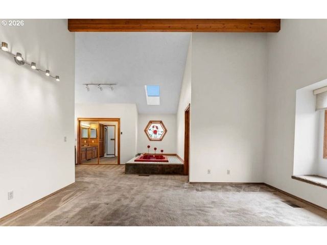 17501 Ne CLACKAMAS St, Portland, OR 97230