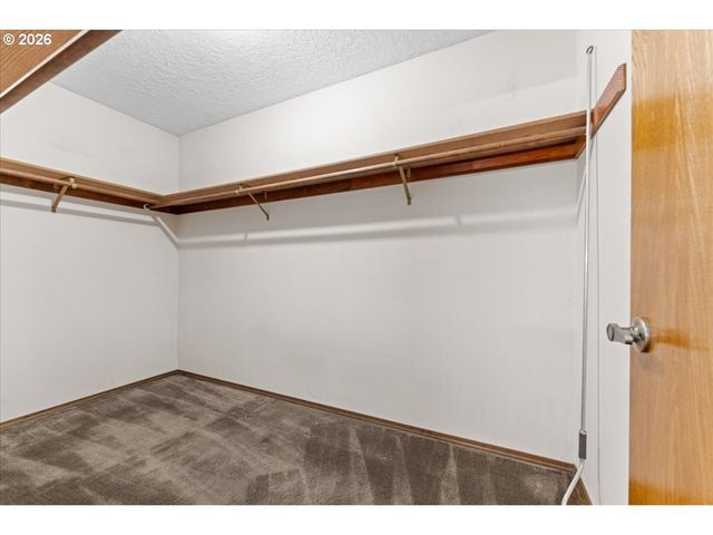 17501 Ne CLACKAMAS St, Portland, OR 97230