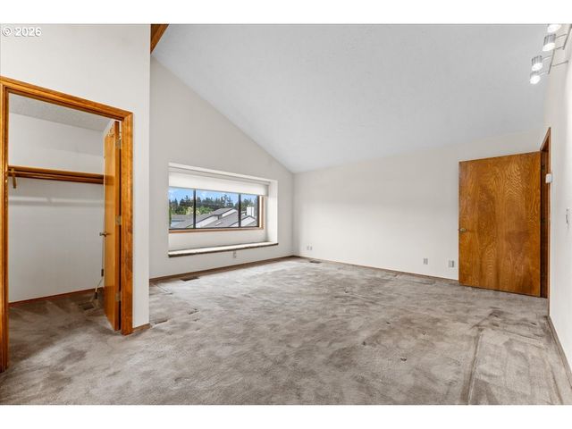 17501 Ne CLACKAMAS St, Portland, OR 97230