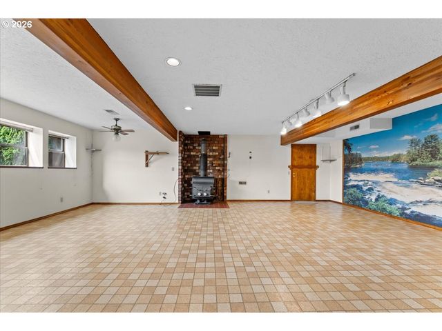 17501 Ne CLACKAMAS St, Portland, OR 97230