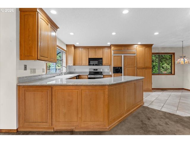 17501 Ne CLACKAMAS St, Portland, OR 97230