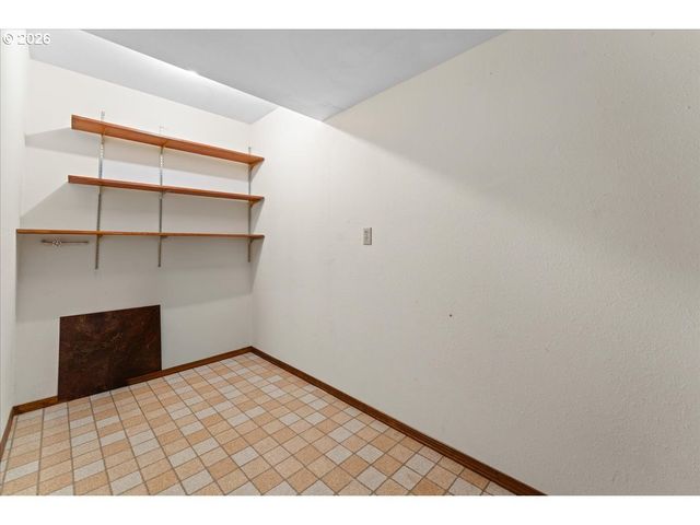 17501 Ne CLACKAMAS St, Portland, OR 97230