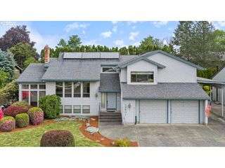 17501 Ne CLACKAMAS St, Portland, OR 97230