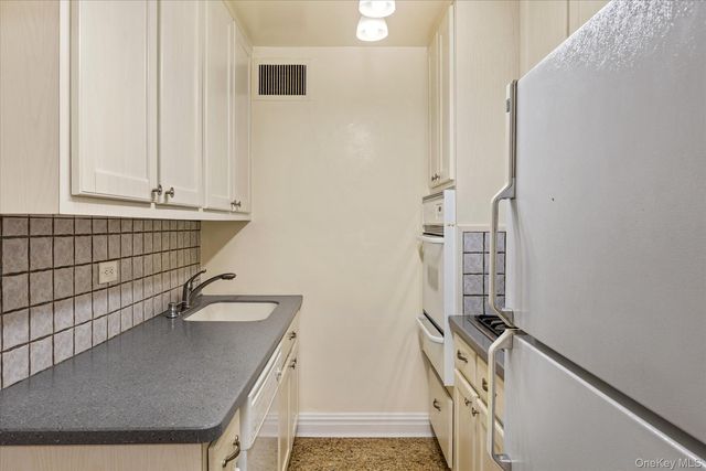 102-10 66th Road 12A, Forest Hills, NY 11375