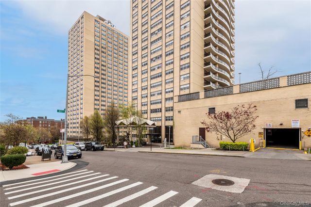 102-10 66th Road 12A, Forest Hills, NY 11375