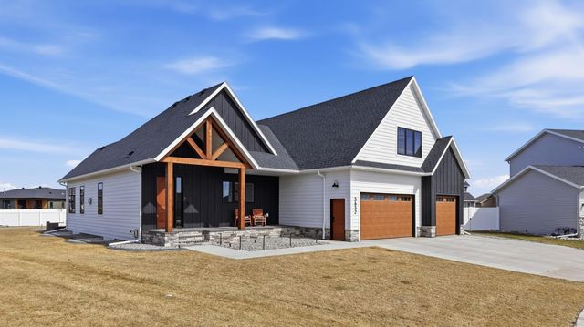 3632 Crimson Loop S, Fargo, ND 58104