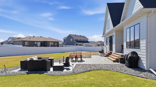 3632 Crimson Loop S, Fargo, ND 58104