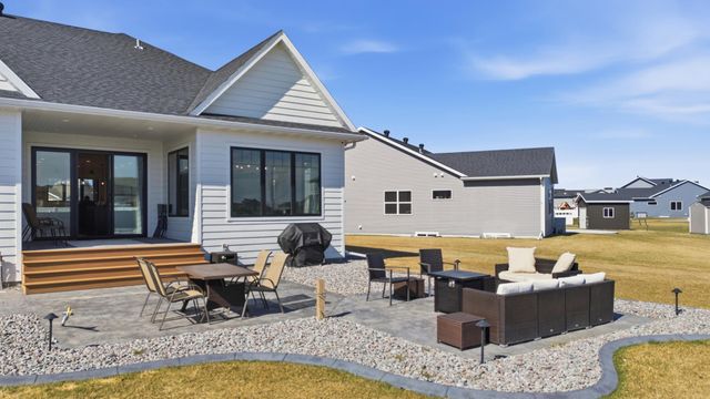 3632 Crimson Loop S, Fargo, ND 58104