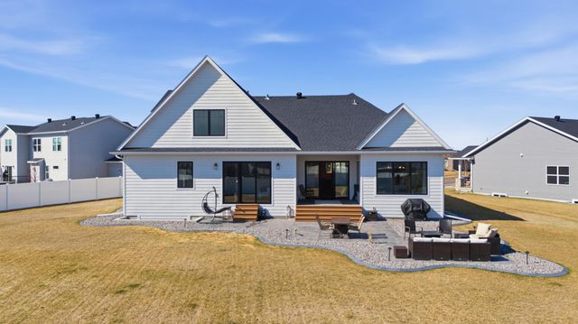 3632 Crimson Loop S, Fargo, ND 58104