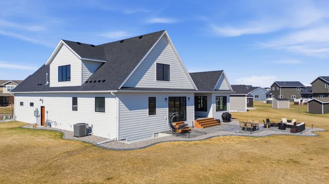 3632 Crimson Loop S, Fargo, ND 58104