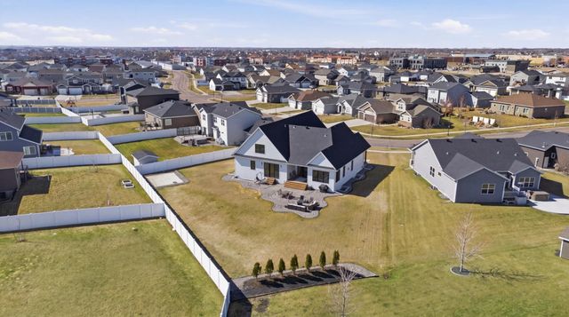3632 Crimson Loop S, Fargo, ND 58104