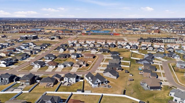 3632 Crimson Loop S, Fargo, ND 58104