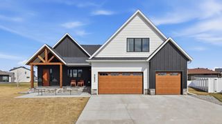 3632 Crimson Loop S, Fargo, ND 58104