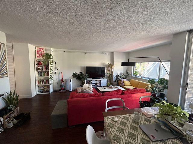 872 Massachusetts Ave 301, Cambridge, MA 02139