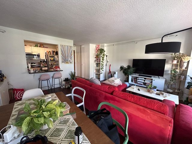 872 Massachusetts Ave 301, Cambridge, MA 02139