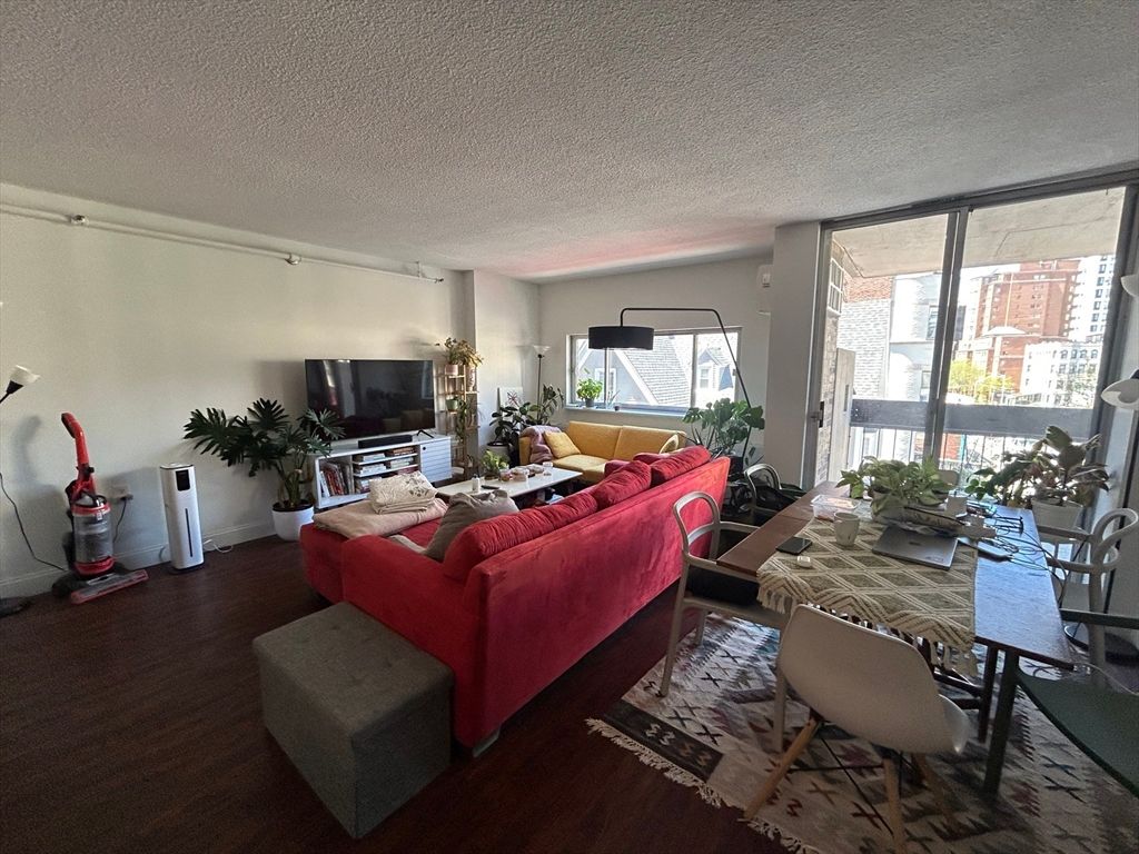872 Massachusetts Ave 301, Cambridge, MA 02139