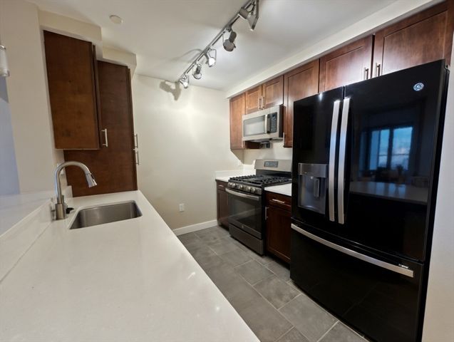 130 John St 142, Lowell, MA 01852