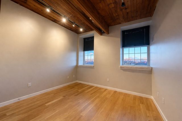 130 John St 142, Lowell, MA 01852