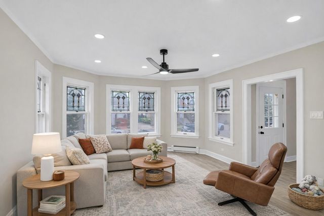 2417 N 76th Avenue, Elmwood Park, IL 60707