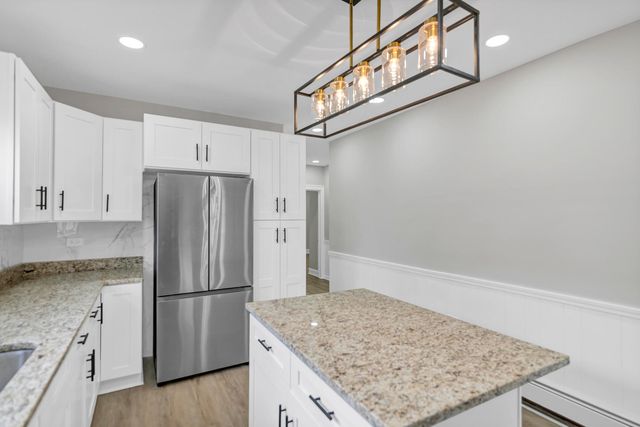 2417 N 76th Avenue, Elmwood Park, IL 60707