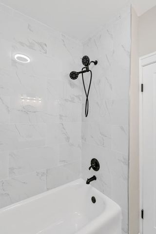 2417 N 76th Avenue, Elmwood Park, IL 60707