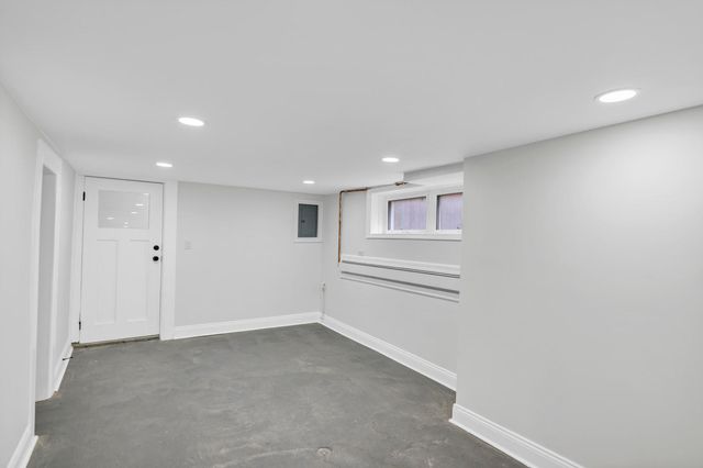 2417 N 76th Avenue, Elmwood Park, IL 60707