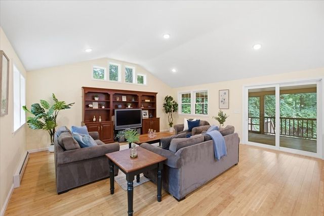 92 Lovering Street, Medway, MA 02053