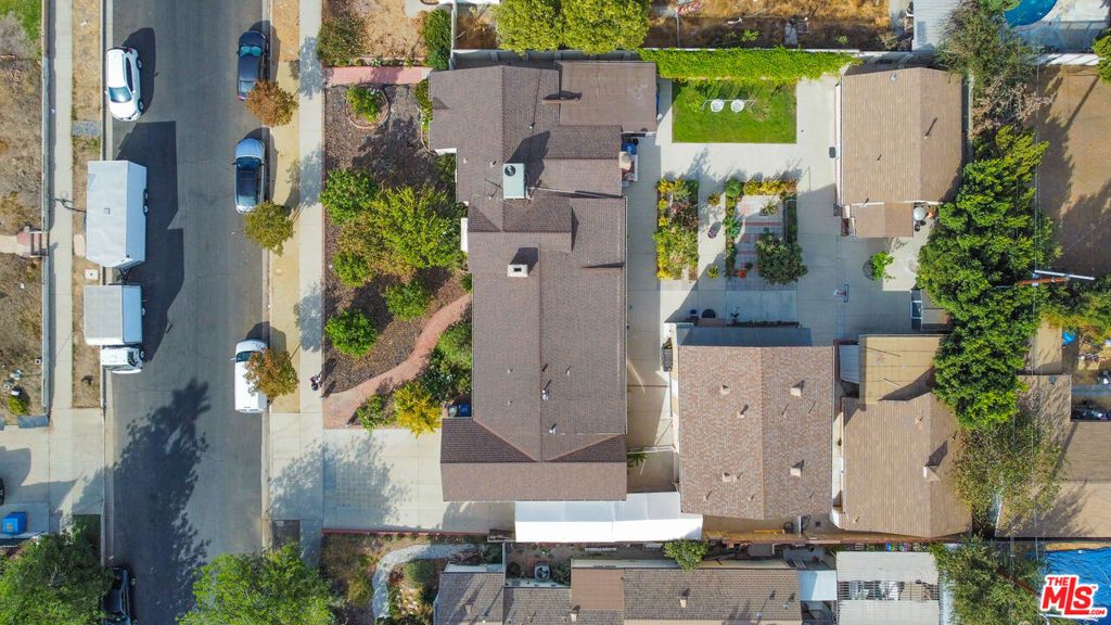 Image 19 of property listing at 5848 Cleon Avenue, North Hollywood, CA 91601