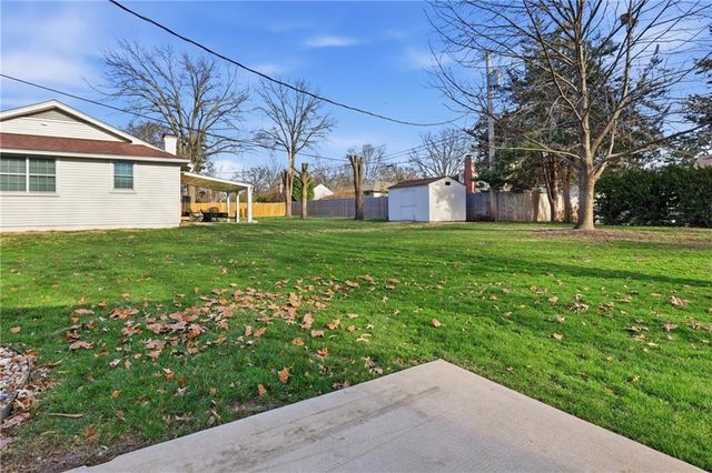 6909 W 98th Terrace, Overland Park, KS 66212