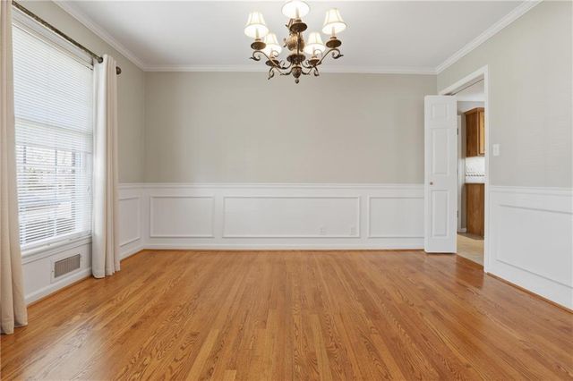 6909 W 98th Terrace, Overland Park, KS 66212