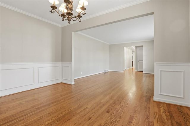 6909 W 98th Terrace, Overland Park, KS 66212