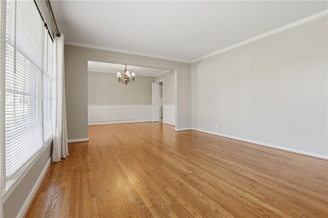 6909 W 98th Terrace, Overland Park, KS 66212