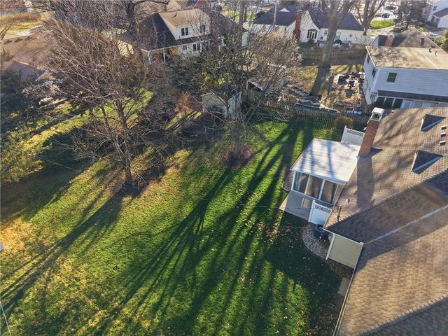 6909 W 98th Terrace, Overland Park, KS 66212