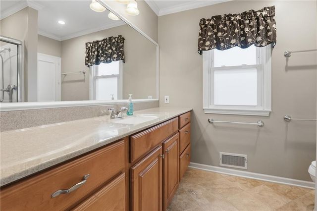 6909 W 98th Terrace, Overland Park, KS 66212