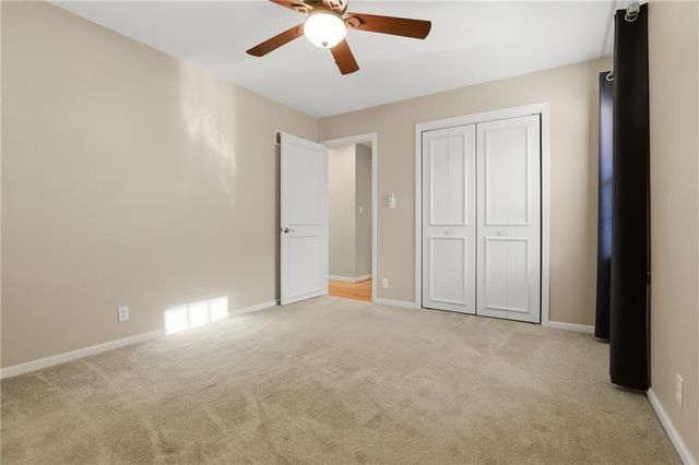 6909 W 98th Terrace, Overland Park, KS 66212