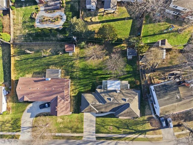 6909 W 98th Terrace, Overland Park, KS 66212