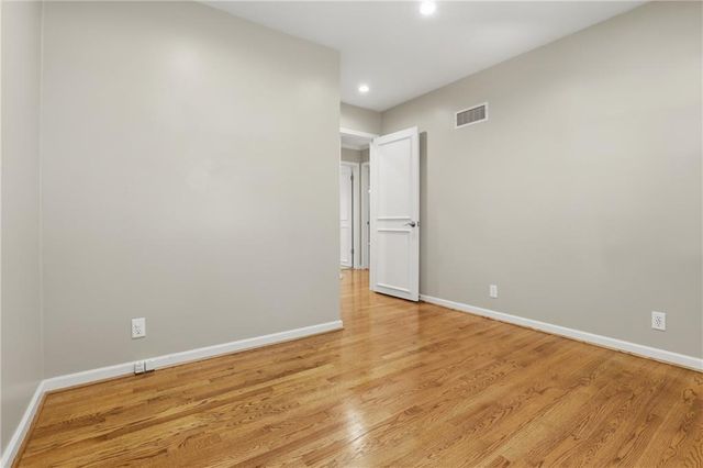 6909 W 98th Terrace, Overland Park, KS 66212